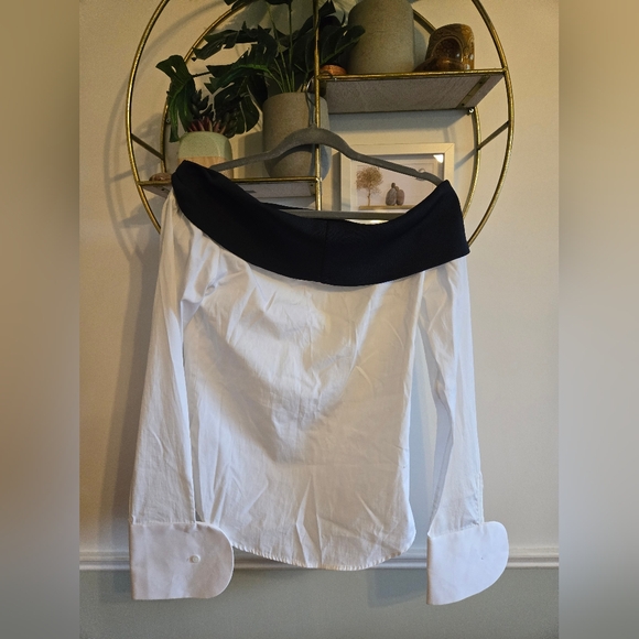 Jacquemus Cotton and Wool Off The Shoulder Button Up - Picture 2 of 9